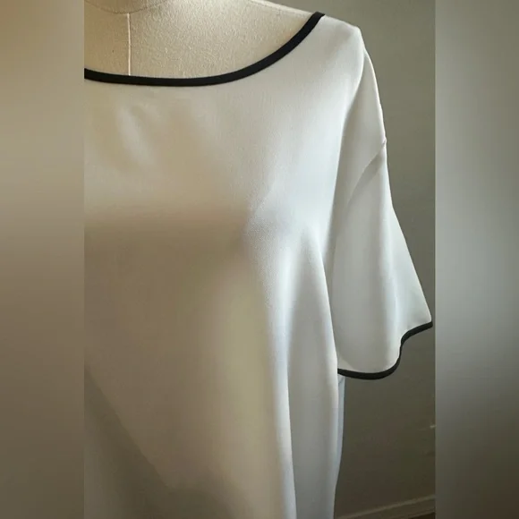 Forever 21 White Bell Sleeve Boxy Top - Picture 3 of 5